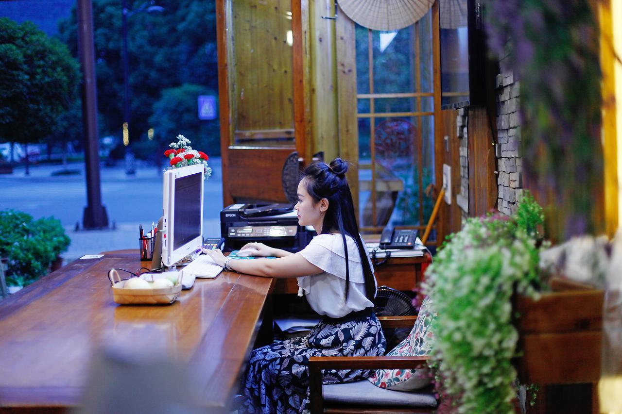 Guihua Road 106Th Hostel Csangcsiacsie Kültér fotó